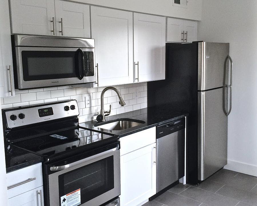 1st image of 7204 Southwest Ave APT B