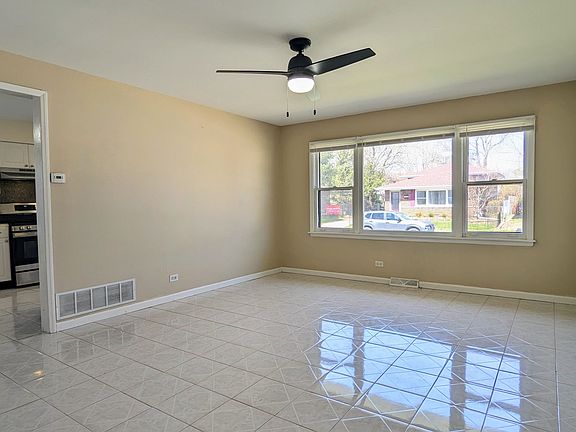 2nd image of 2165 N Westmoreland Dr