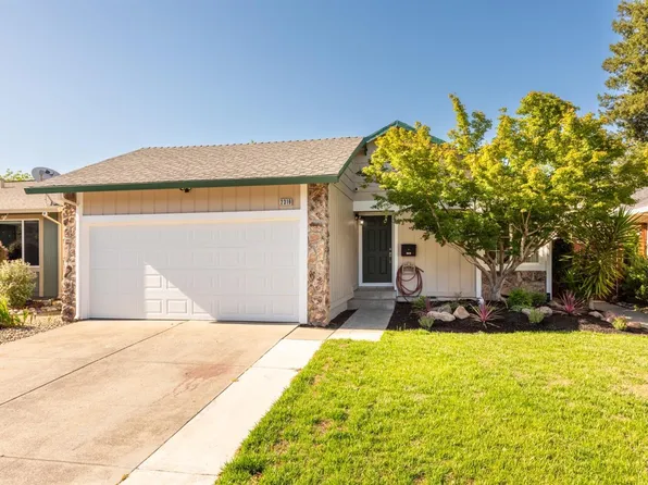 2319 Gads Hill Street, Santa Rosa, CA 95401