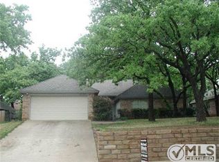 2128 Steeplewood Dr, Grapevine, TX 76051