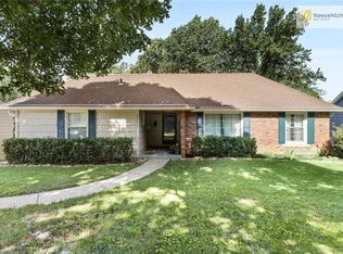 6804 N Overland Dr, Kansas City, MO 64151