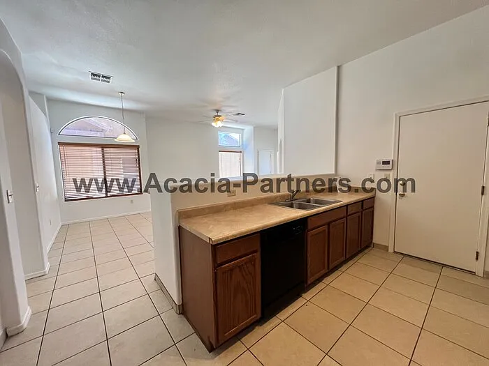 2145 E Calle Gran Desierto — Photo 7