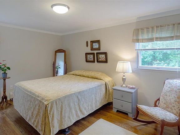 5th image of 14708 Dogwood Dr