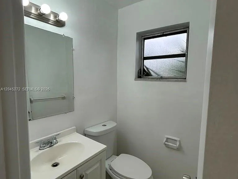 2435 Van Buren St #1B — Photo 14