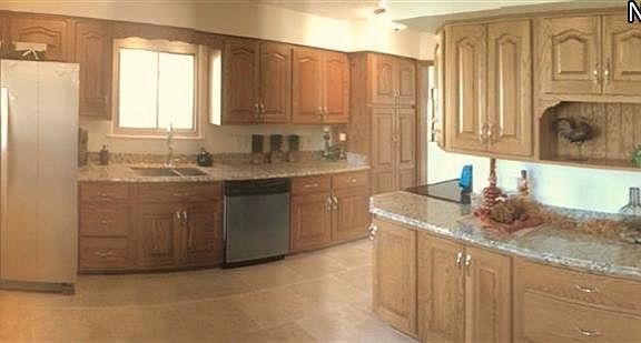 2nd image of 26865 Kingston Cir