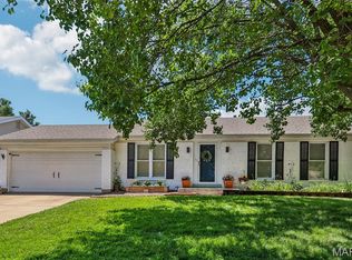 547 Schrader Farm Dr, Saint Peters, MO 63376