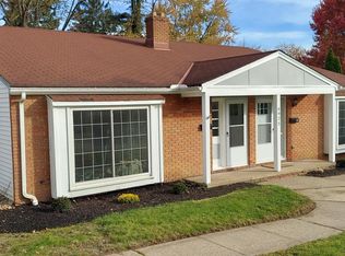 6925 Chaffee Ct #B, Brecksville, OH 44141