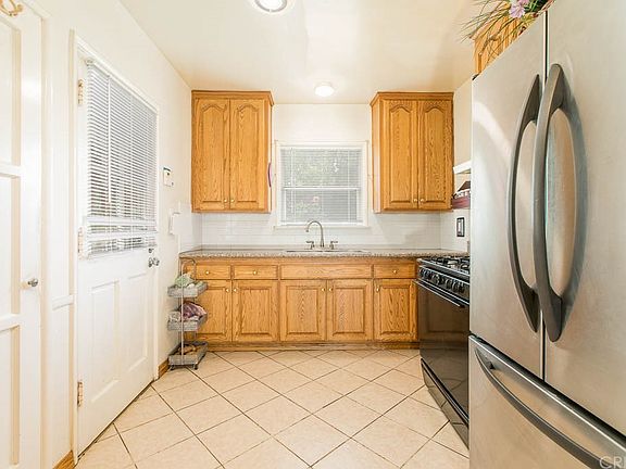 5th image of 17622 Cohasset St