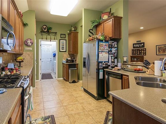 3rd image of 2841 Thorncreek Ln
