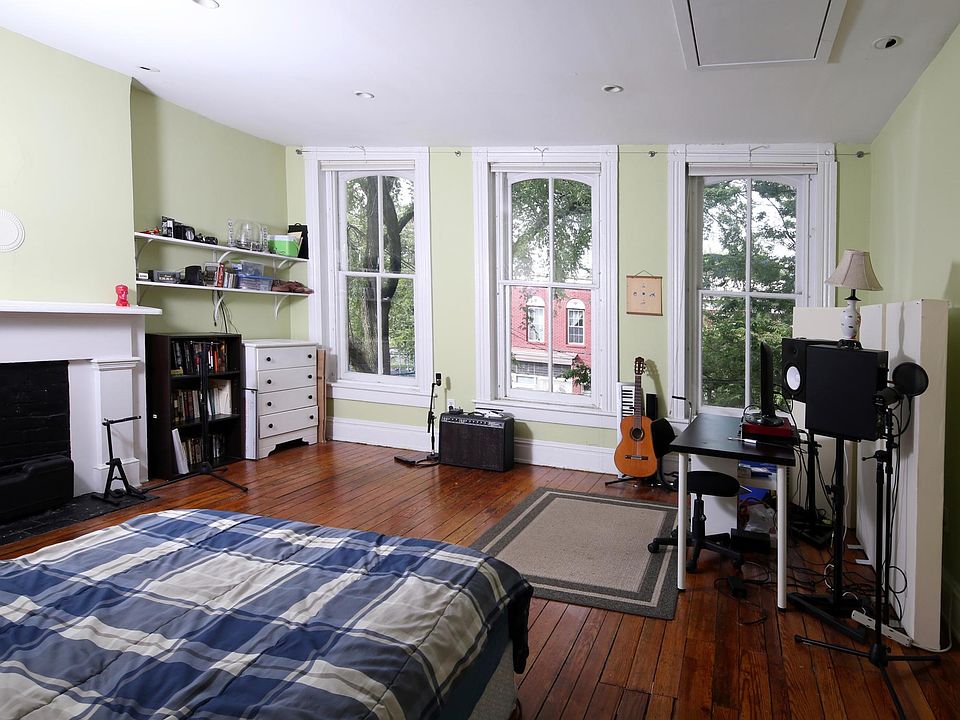 1st image of 203 W Clay St #B