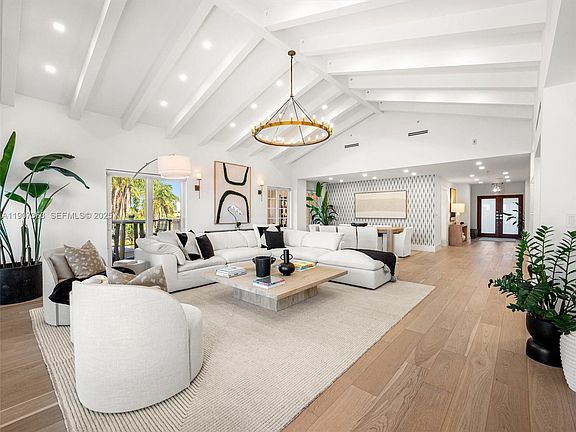 4th image of 2236 Fisher Island Dr #3306