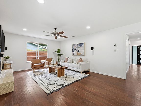 3rd image of 8503 Daleview Dr