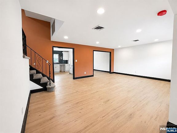 2nd image of 2849 Kathleen Terrace