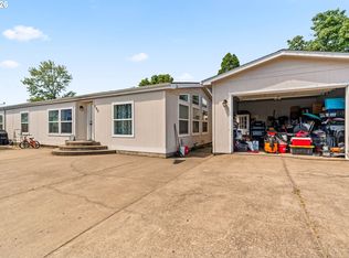 595 Kesling St, Harrisburg, OR 97446