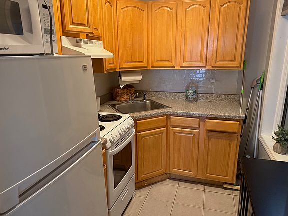 5th image of 181 E 78th St APT 2E