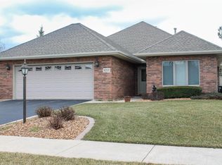 8215 Meadow Ln, Saint John, IN 46373
