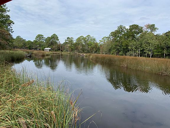 5th image of 304 Bayou Forest Dr W