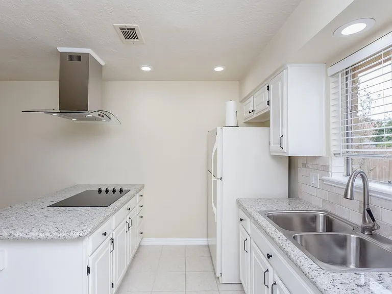 2703 Ferry Lndg — Photo 15