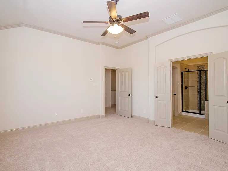 939 Whitehall Dr — Photo 6
