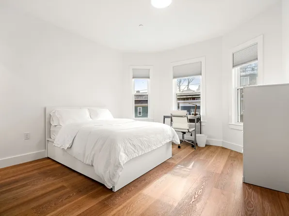 90 Forbes St #3, Jamaica Plain, MA 02130