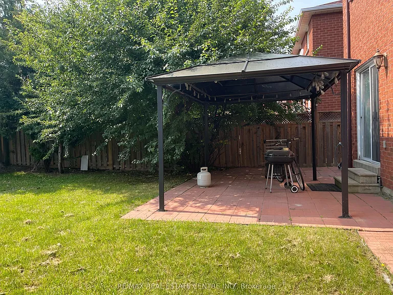 3223 Shadetree Dr — Photo 26