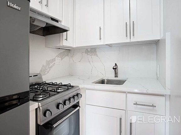 3rd image of 579 Hudson St APT 3RN