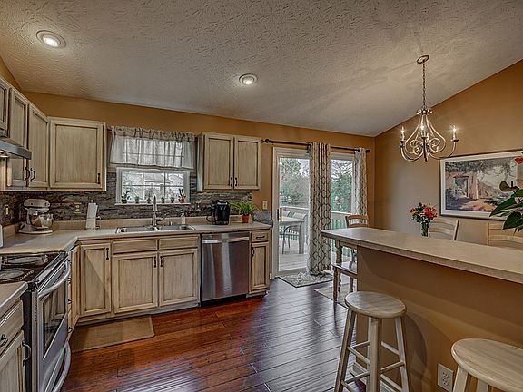 5th image of 3753 Sugarberry Dr