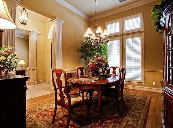 5th image of 3300 Oak Hollow Dr