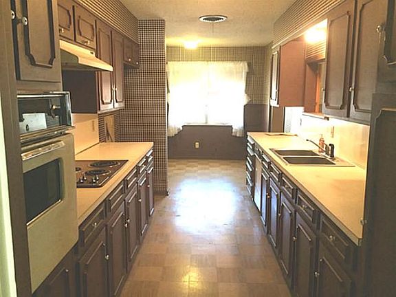 4th image of 4084 N 10th St
