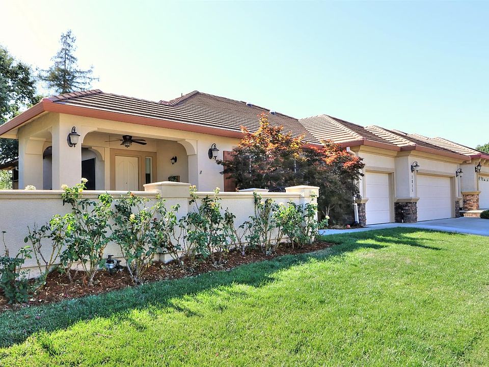 2nd image of 3815 Henderson Way