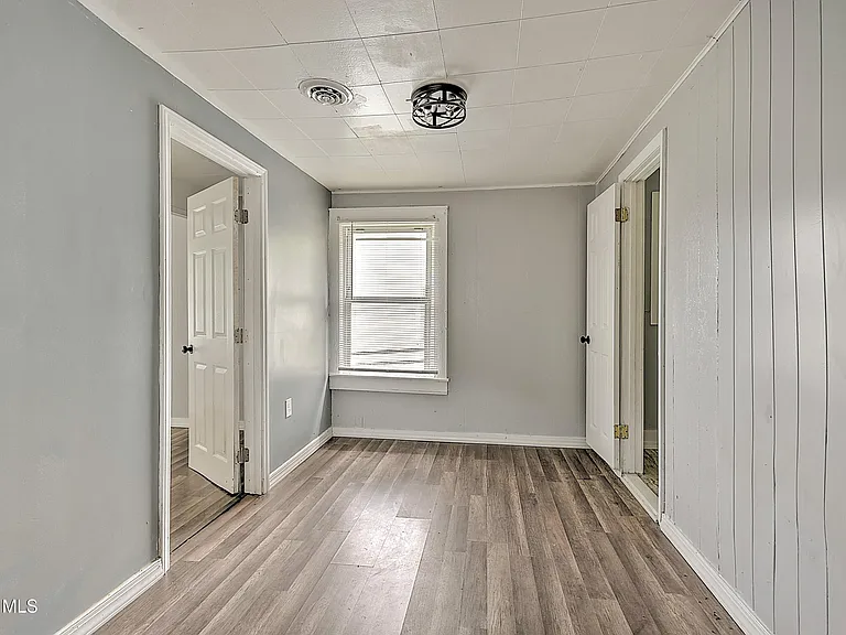 463 Manville Rd — Photo 29