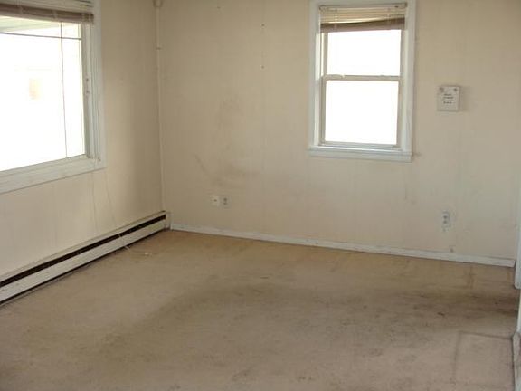 2nd image of 2424 E Heroy Ave