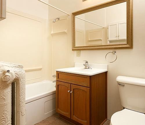 5th image of 3-1622 Minnehaha Ave W #3