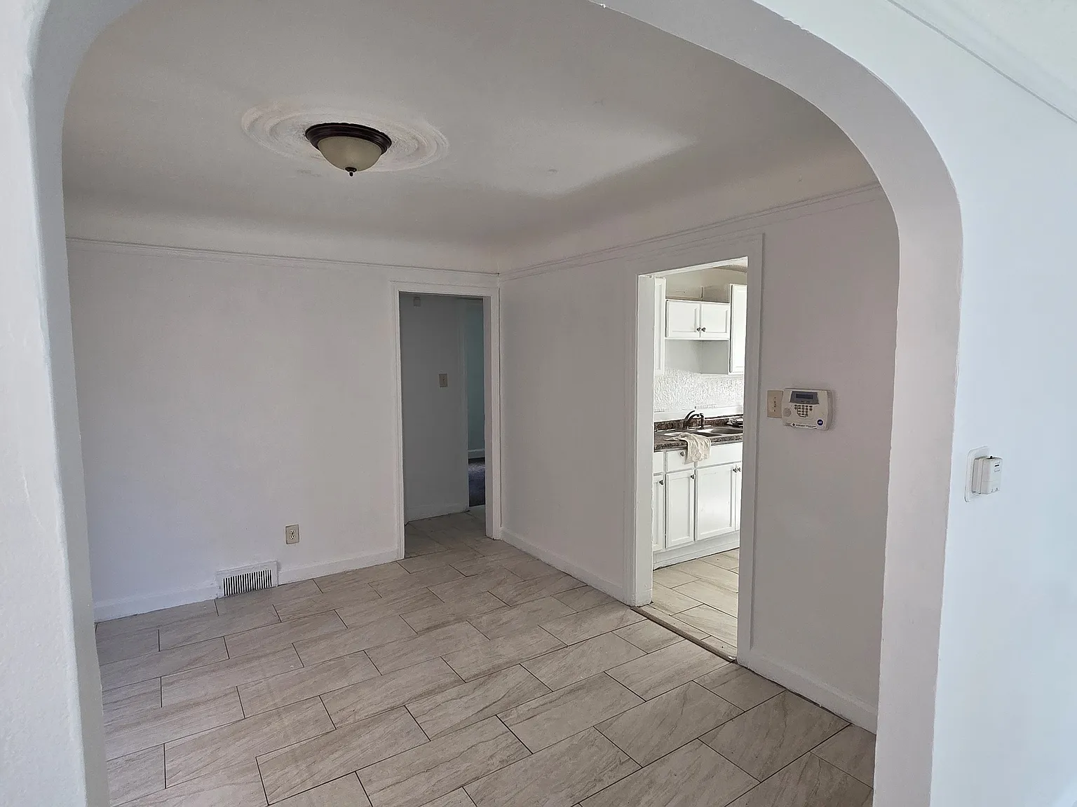 3 bed, 1151 sqft, $1,395 — Photo 3