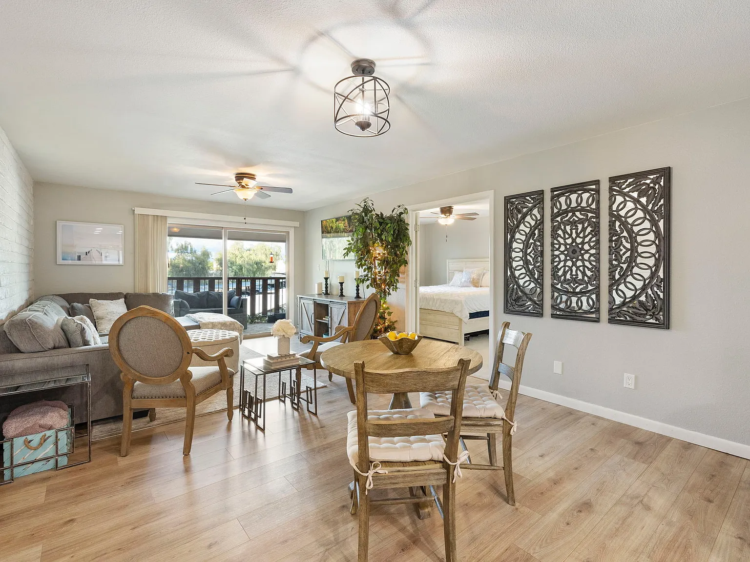 2 bed, 960 sqft, $2,100 — Photo 4
