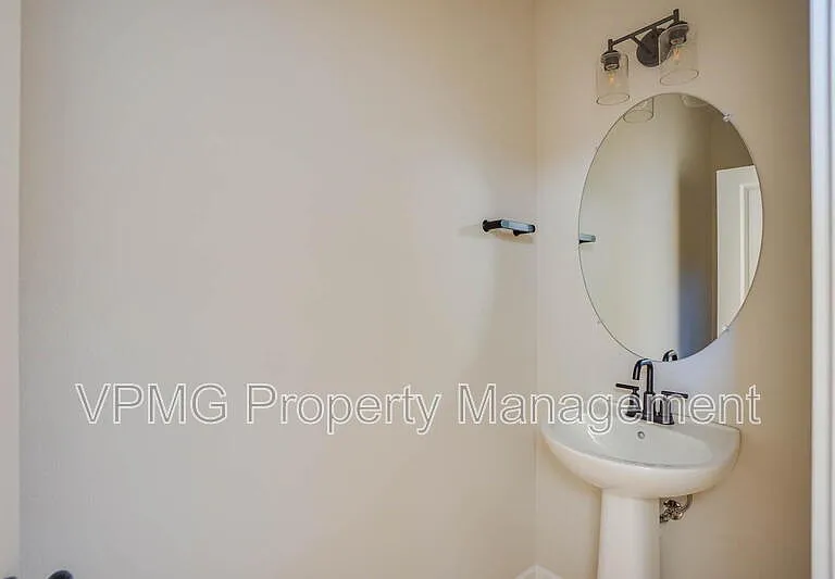 18300 NE 14th St — Photo 3