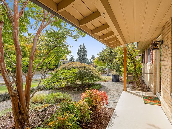 3rd image of 2795 SW 118th Ave