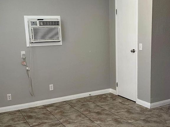 3rd image of 305 Eastminister Ct APT F