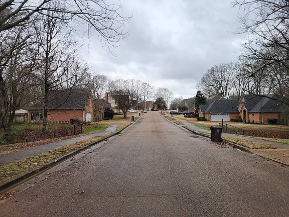 4th image of 733 Belle Watley Ln