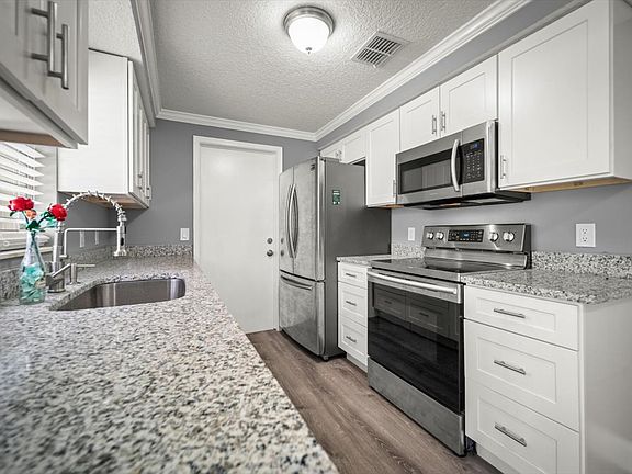 2nd image of 1681 Donna Dr
