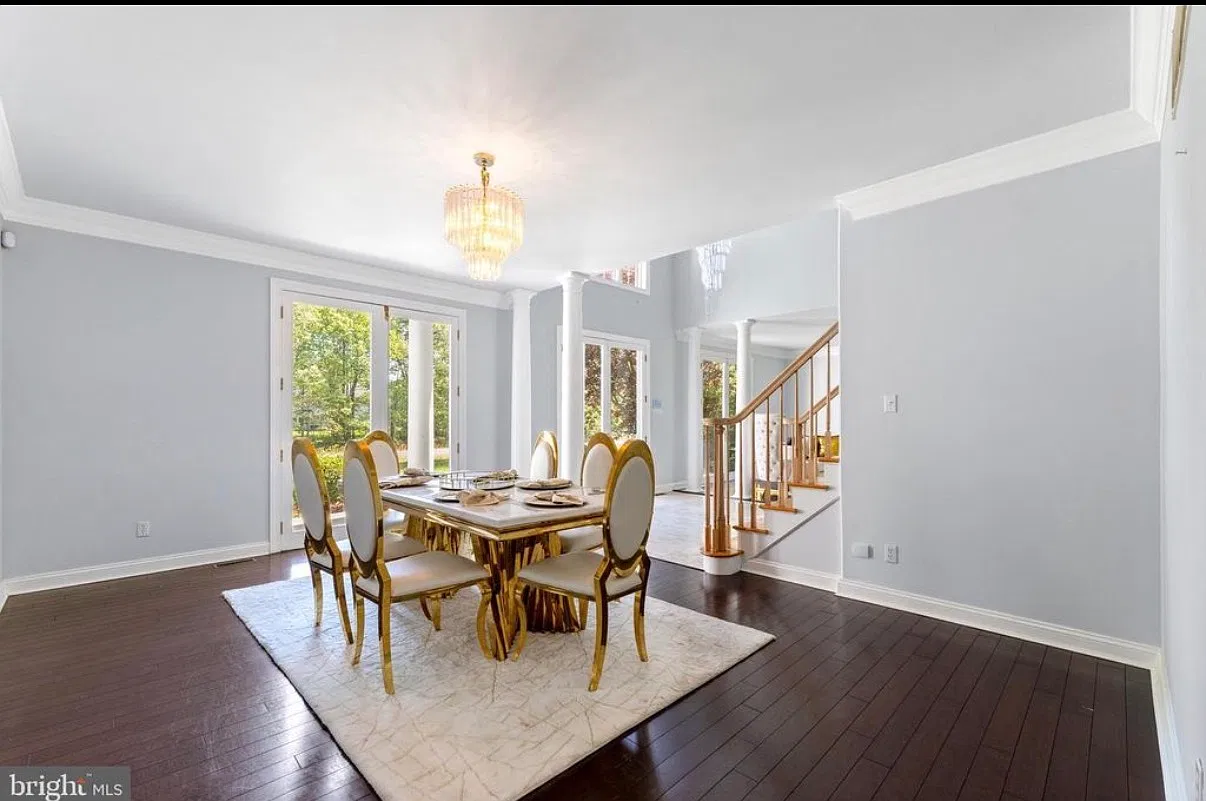 5 bed, 4515 sqft, $5,800 — Photo 2