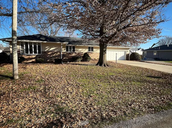 104 N School St, Atkinson, IL 61235