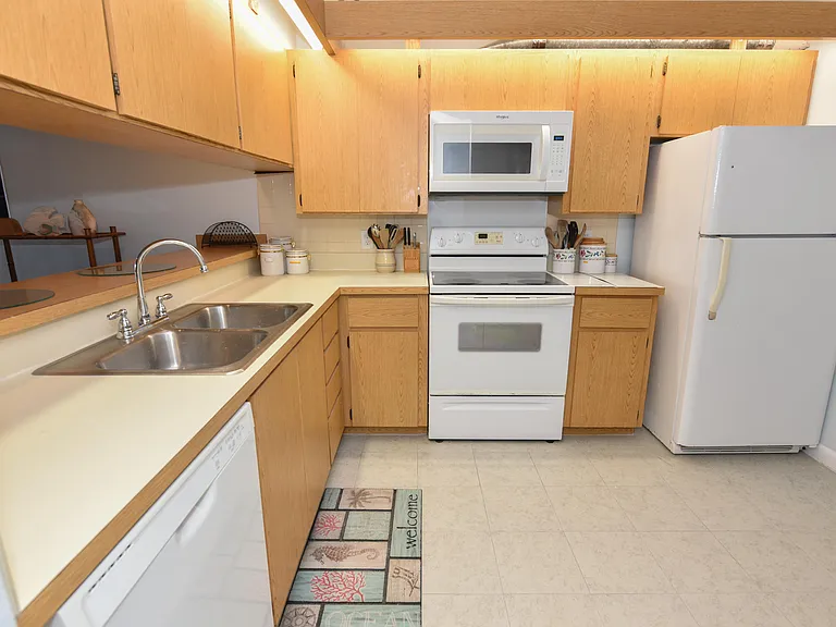 601 S Seas Dr #303 — Photo 6