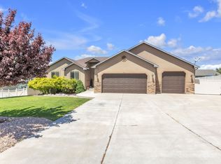 6 W Park Dr, Elk Ridge, UT 84651