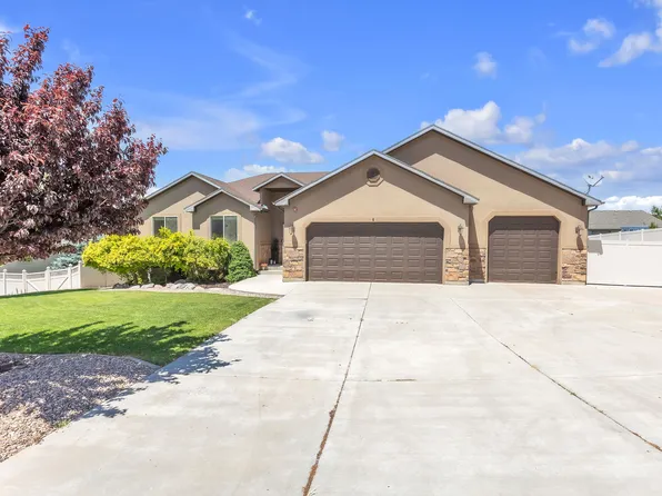 6 W Park Dr, Elk Ridge, UT 84651