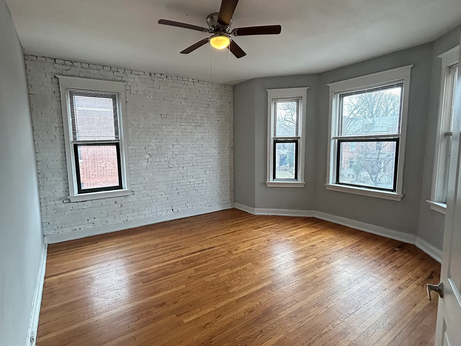 3 bed, $1,900 — Photo 4