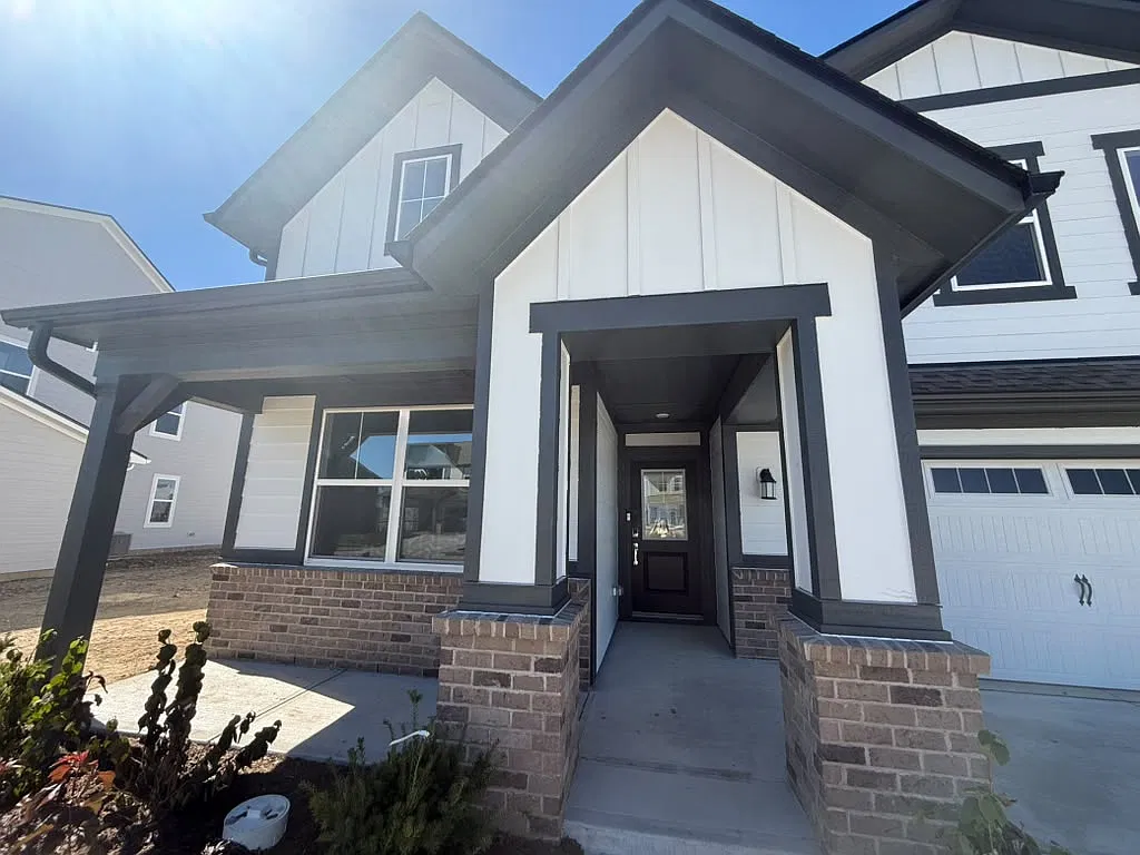 5 bed, 2900 sqft, $3,000 — Photo 2