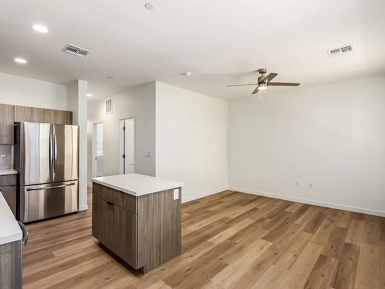1818 W Earll Dr — Photo 58
