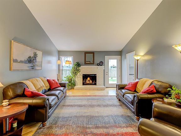 3rd image of 1312 Westbrooke Terrace Dr