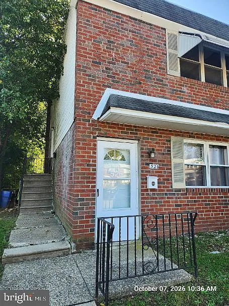 526 Lawler Ter — Photo 2